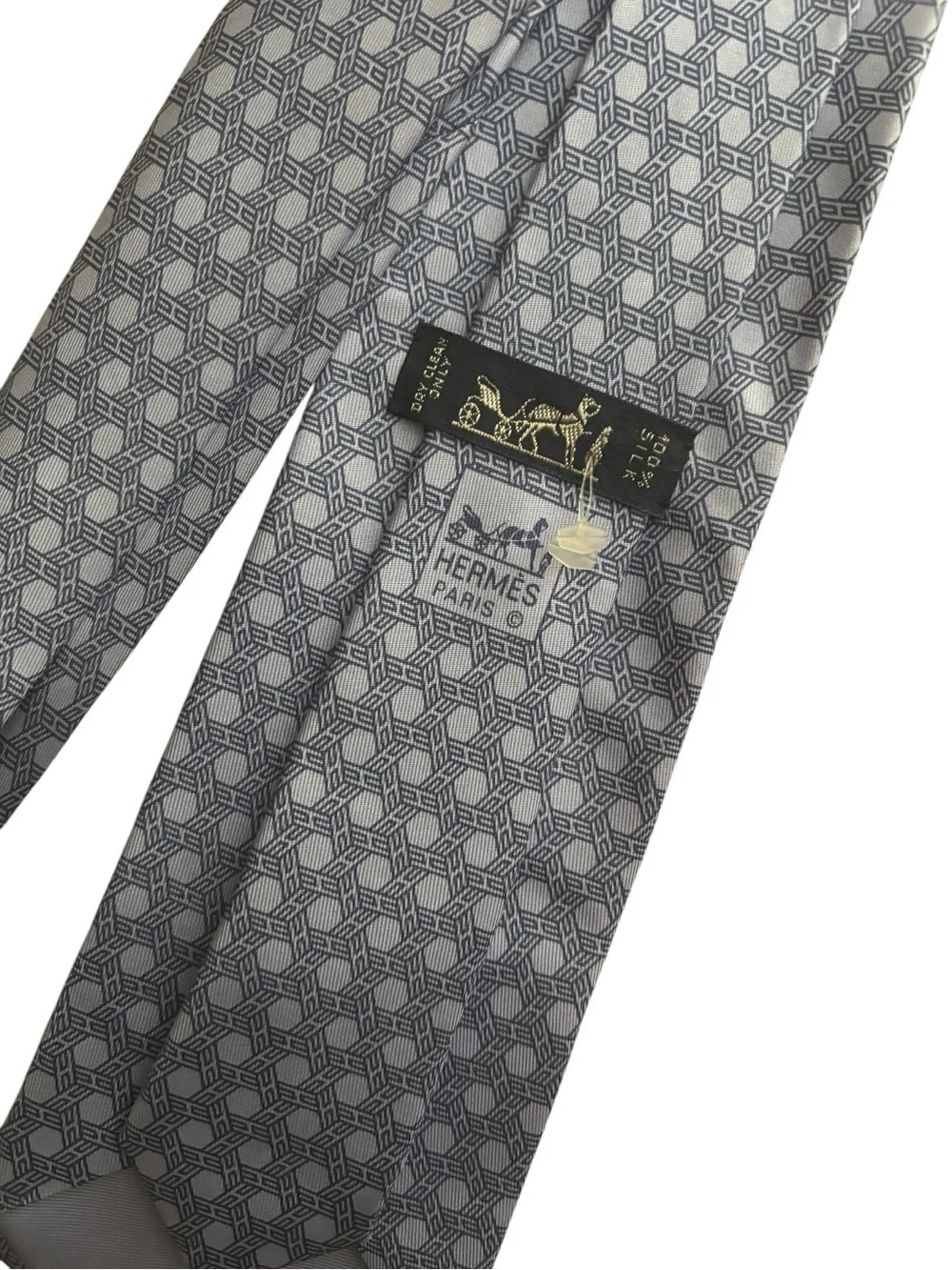 HERMÈS silk tie